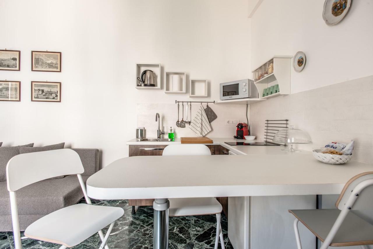 La Casa Di Eugenio Apartment เนเปิลส์ ภายนอก รูปภาพ