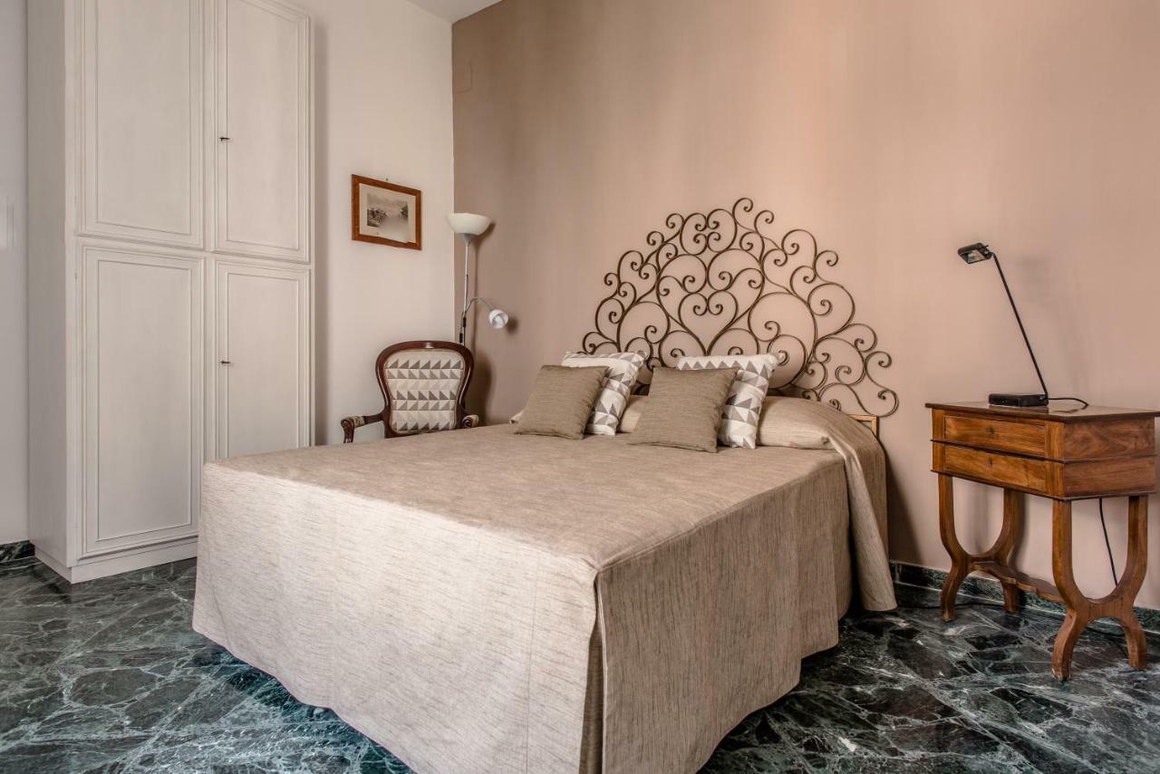 La Casa Di Eugenio Apartment เนเปิลส์ ภายนอก รูปภาพ